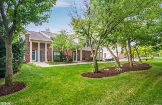 Sharp 2 bedroom, 2 bath upper condo in Nottingham Cove sub for lease $1900 a month. photos photos