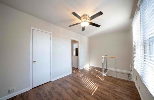 716 Lakeview Avenue NE # 5 Gallery 3