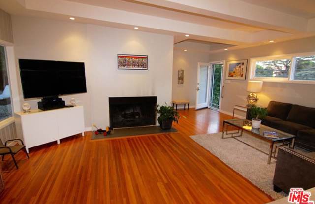 4079 WOODMAN Canyon Gallery 3