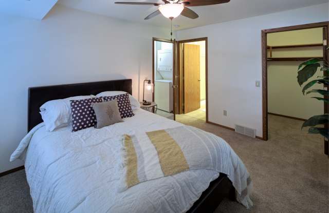 Sauk Creek Apartment Homes Gallery 4