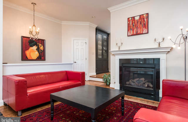 1546 N COLONIAL TERRACE Gallery 3