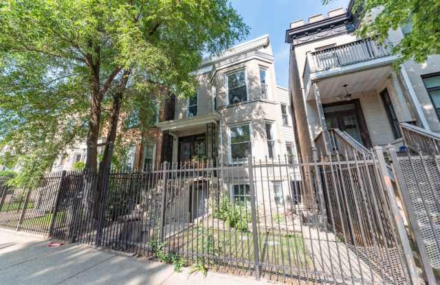 2833 North Albany Avenue photos photos