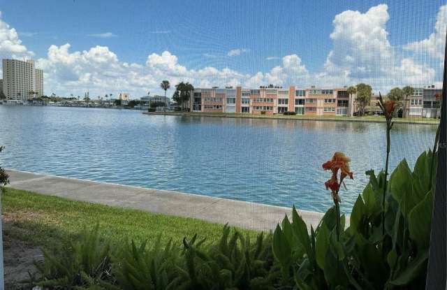 7645 SUN ISLAND Drive S Gallery 1