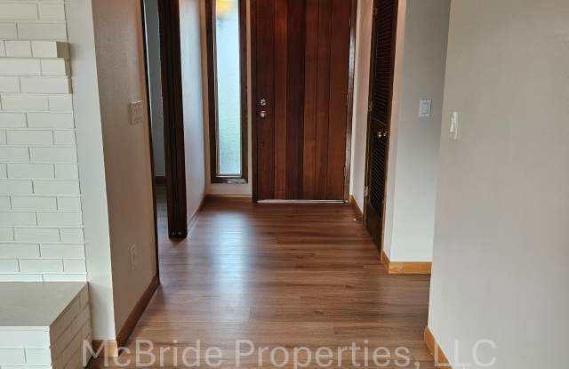 2590 N Maple Ct Gallery 2