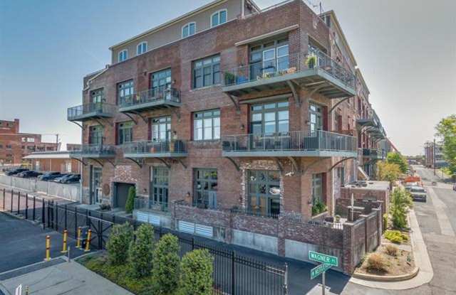 Amazing 2 bd 2.5 bath 2200 Sq ft breathtaking view with deck overlooking downtown and river! Owner will manage. photos photos
