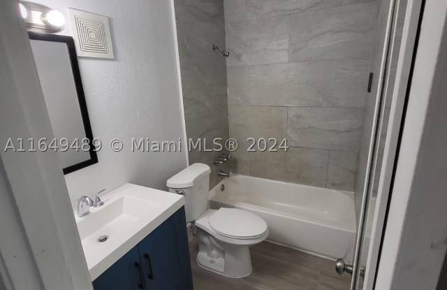 14100 NW 6th Ct Gallery 3
