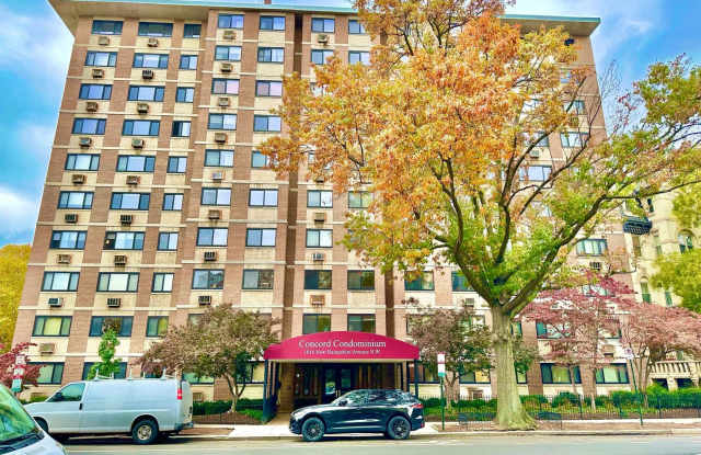 Spacious One Bedroom Condo In the Heart of Dupont - 17th/New Hampshire. photos photos
