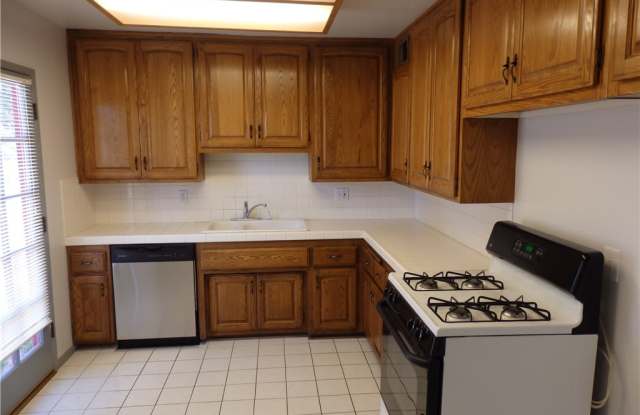 14902 Lofthill Drive Gallery 4
