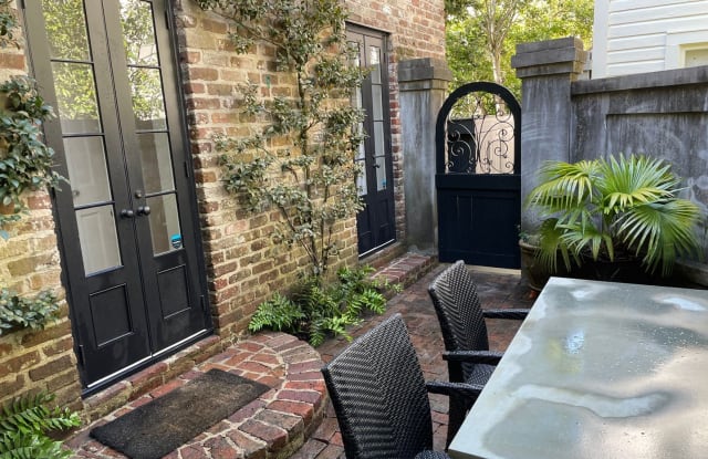 35 1/2 Tradd - 35 Tradd Street, Charleston, SC 29401