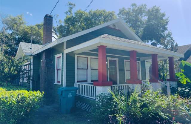 209 N MILLS Avenue Gallery 3