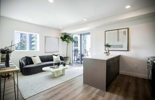 5717 Carlton Way photos photos