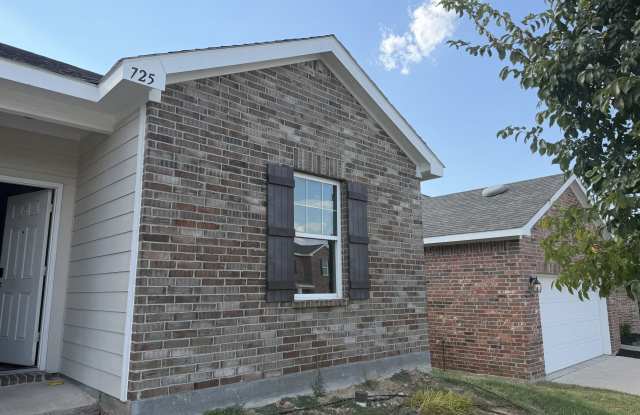 725 Yorkshire Dr Gallery 3