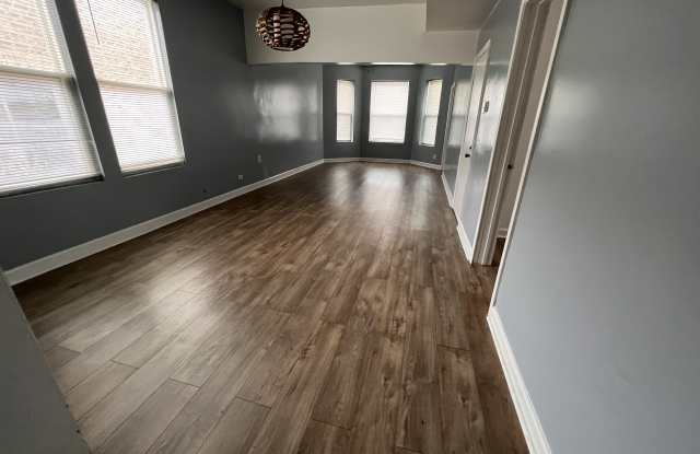 735 North Springfield Avenue Gallery 4