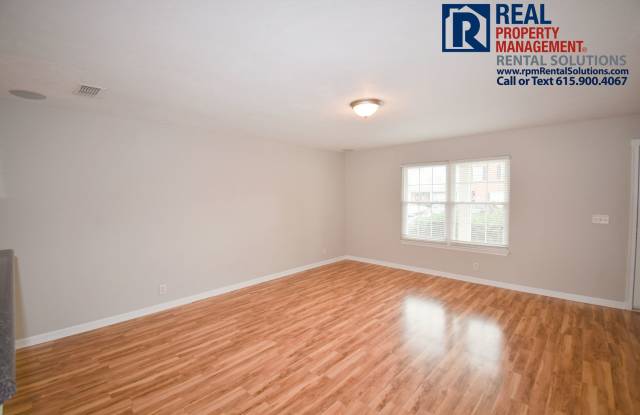 Amazing location 2BD/2.5BA townhome right off I-24, Blackman! Gallery 4