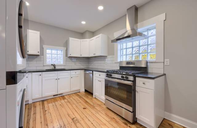 Charming Historic Home at 13 E New Street, Lancaster, PA - 13 East New Street, Lancaster, PA 17603