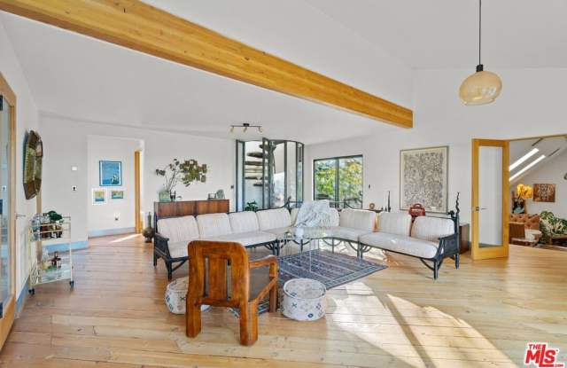 20784 Medley Ln photos photos
