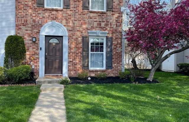 399 Hadleigh Lane - 399 Hadleigh Lane, North Brunswick, NJ 08902