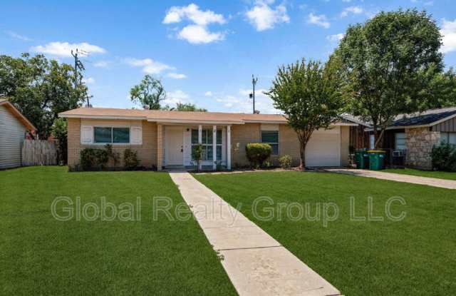 121 Rosewood Drive Gallery 3