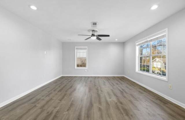 4758 Pebble Trce photos photos