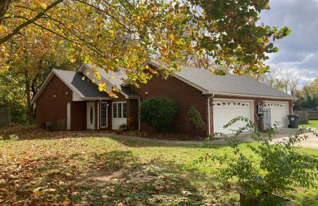 LOCATION LOCATION Location! Close to Baptist Health Hospital, Shopping,  More photos photos