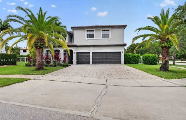 2167 SW 176th Ter photos photos