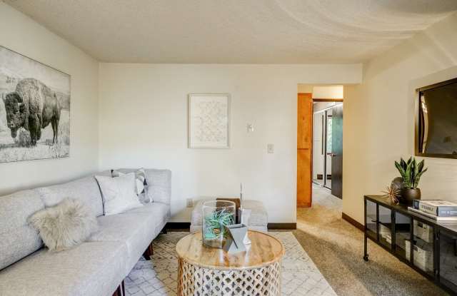 Spacious and immaculate one bedroom! Heat pump air conditioning!! photos photos