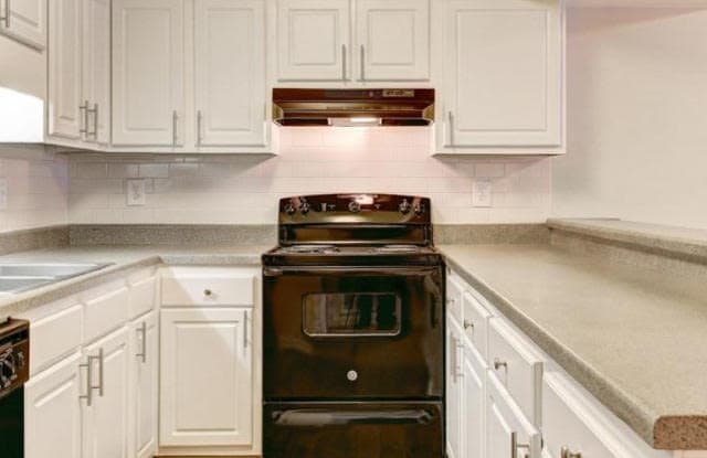 1000 Smith Level Road Unit E11 Gallery 2