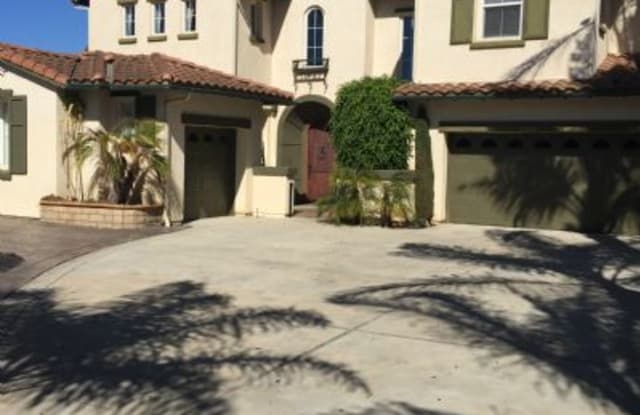 1970 Hazeltine - 1970 Hazeltine Dr, Oxnard, CA 93036