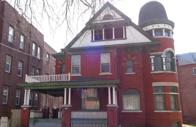 802 NE PERRY Avenue - 802 Northeast Perry Avenue, Peoria, IL 61603