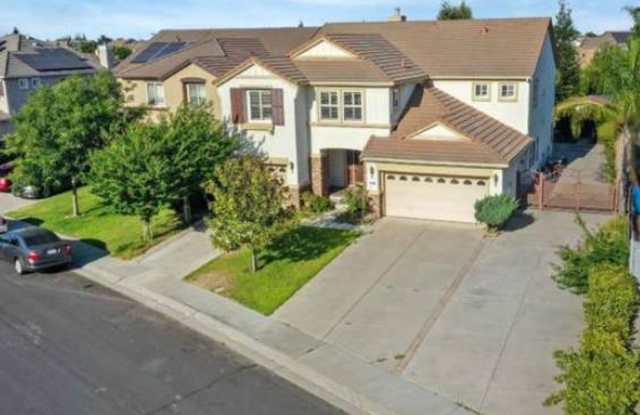 Beautiful home in a charming neighborhood!!! Easy access to shopping and highways!! - 2154 Brennan Lane, Manteca, CA 95337