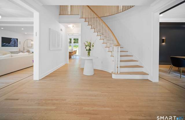 164 West Lane Gallery 2