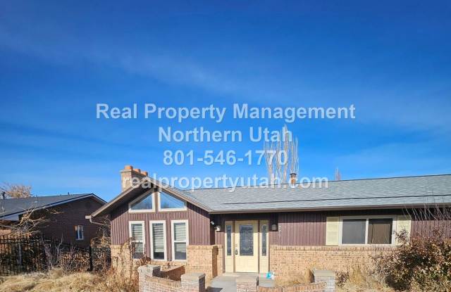 4 Bedroom 2 Bath Duplex- Main Level Available! photos photos