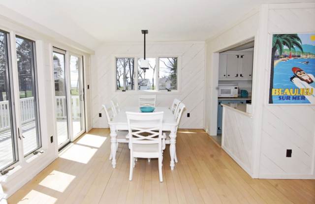 21 Peconic AVenue Gallery 4