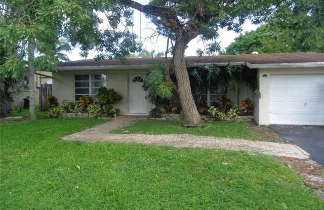 2496 NW 98th Ln photos photos