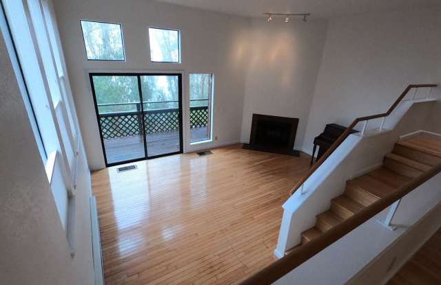 268 Donahue Street Gallery 2