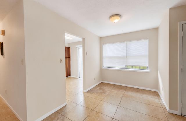 1825 Hunters Path Gallery 3