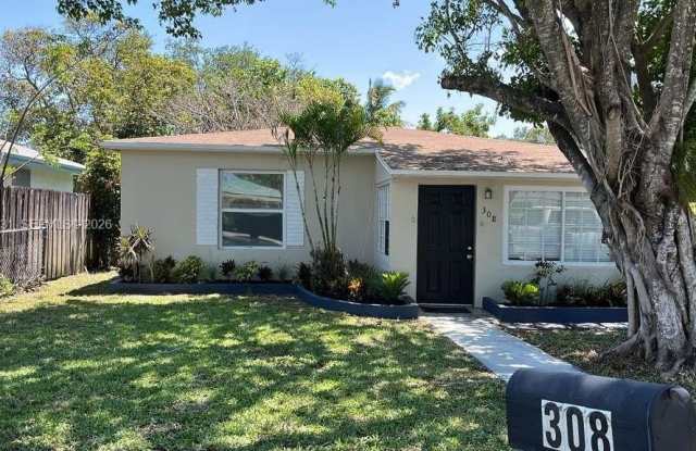 308 SW 16th St photos photos