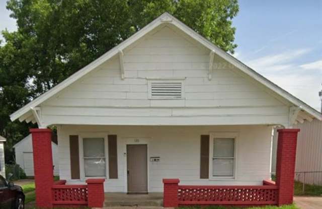 126 W Monterey Street - 126 West Monterey Street, Denison, TX 75021 126 W Monterey Street - 126 West Monterey Street, Denison, TX 75021