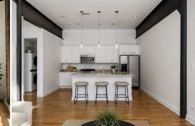 2105 W Concord Place Gallery 4