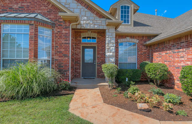 Lone Oak Ridge + Gated Community + 4 beds/2.5 Baths + Storm Shelter + Deer Creek Schools photos photos