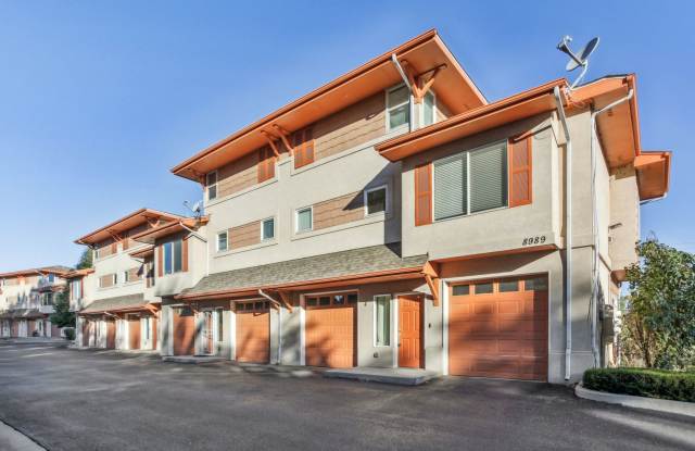 Arvada Townhome with Serene Lake Views - 8989 West 50th Lane, Arvada, CO 80002