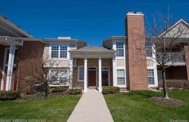 5371 PINE AIRES Drive - 5371 Pine Aires Drive, Sterling Heights, MI 48314
