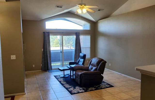 2 Bed 2 Bath Condo With Balcony! photos photos