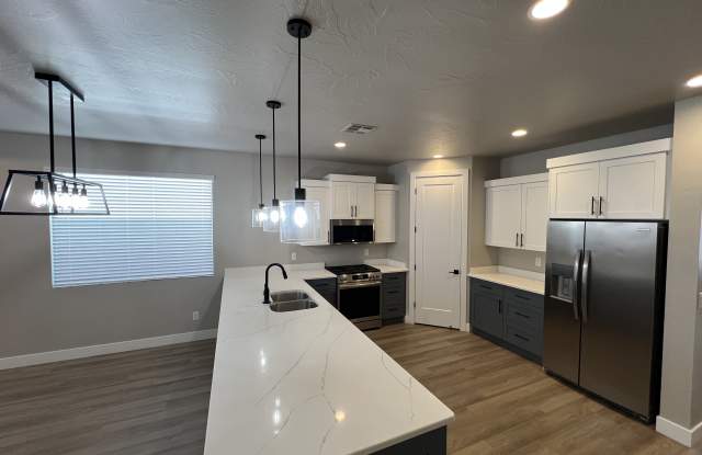 2213 W 320 S Gallery 3