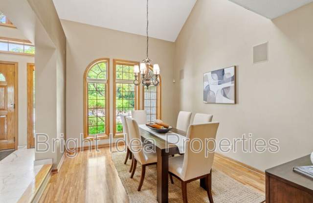 6210 Deerwood Circle North Gallery 2