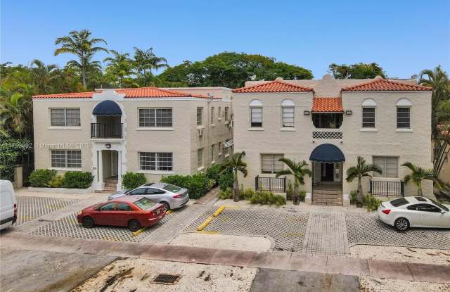 935 Catalonia Ave photos photos