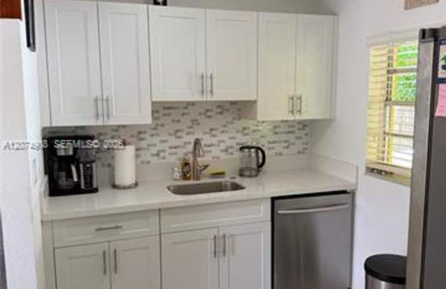 935 Polk St # 935, FL 33019 photos photos