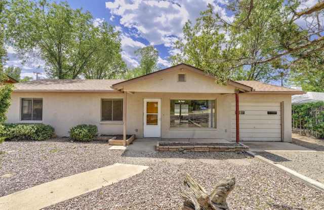 3 bedroom,1.5 bath with 1 car garage close to schools, hospital and shopping! photos photos