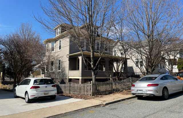 Lauraville 4-Bedroom, 2-Bathroom American Foursquare Home with Beautiful Outdoor Space photos photos