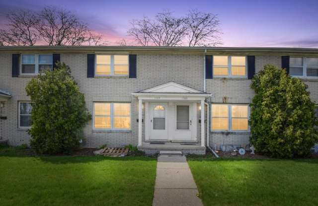 1372 Dewey St photos photos